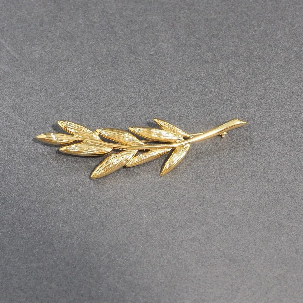 VTG Napier Brooch Gold Tone Leaf Branch Wheat Pin Botanical Gift Box Cinch Clip
